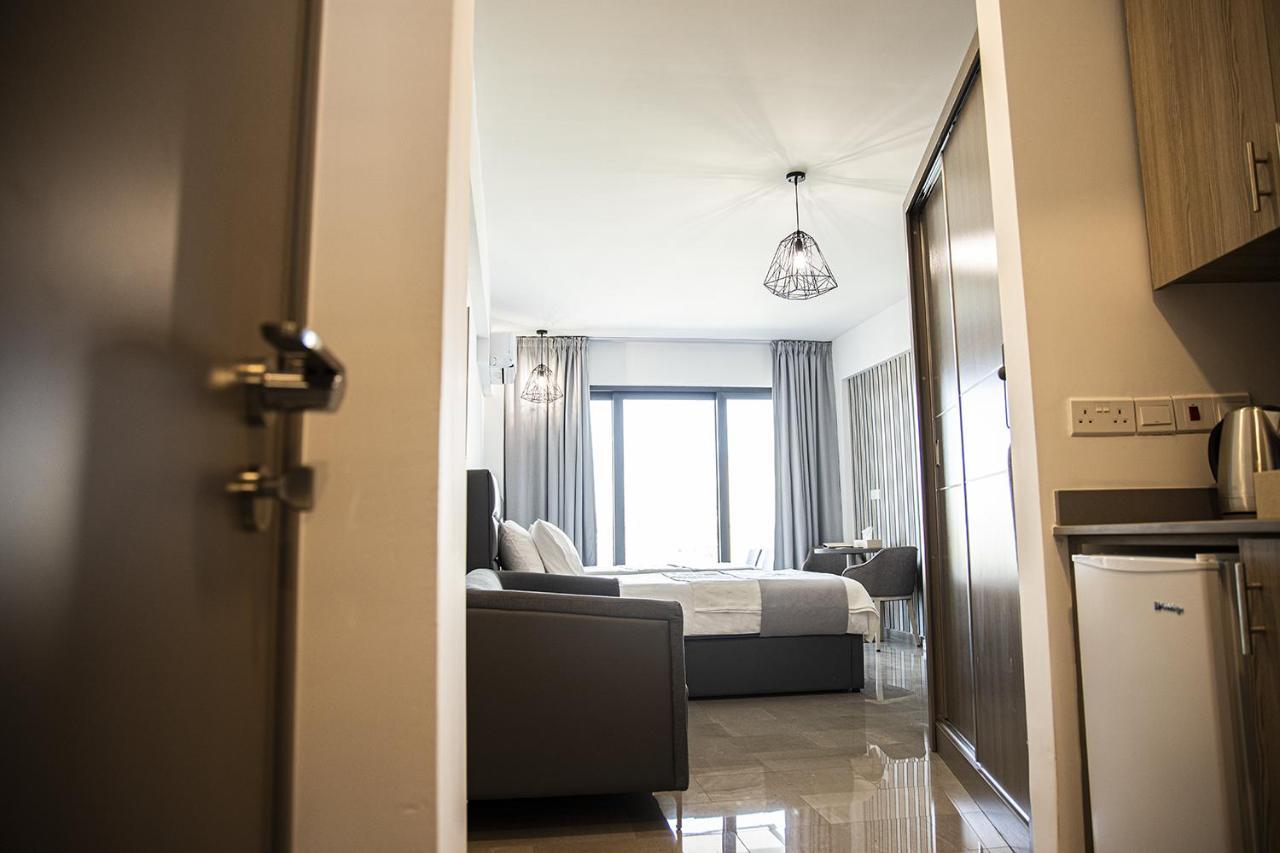 Jimmy's Hotel de apartamente Larnaca